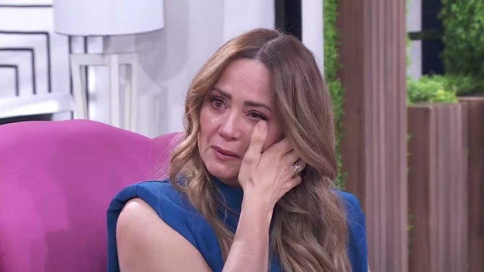 Andrea Legarreta Se Quiebra En Llanto En Pleno Programa En Vivo No